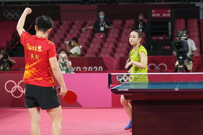 足球比赛中 足球比赛中