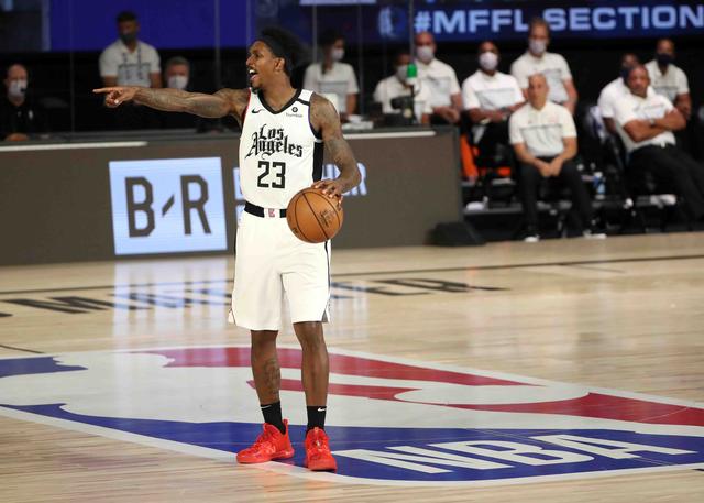 或撞墙配合 或撞墙配合